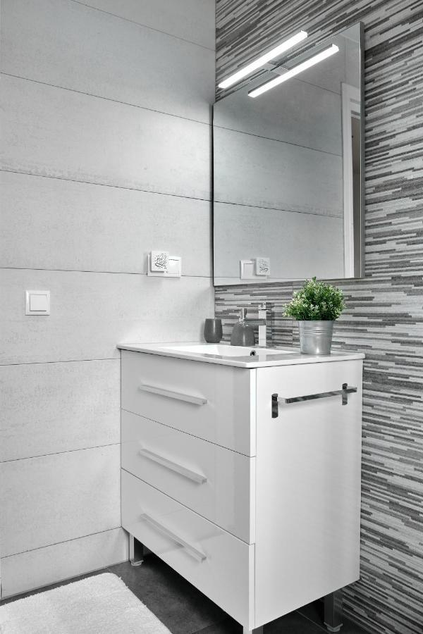 Apartamento El Coso Logrono Luaran gambar