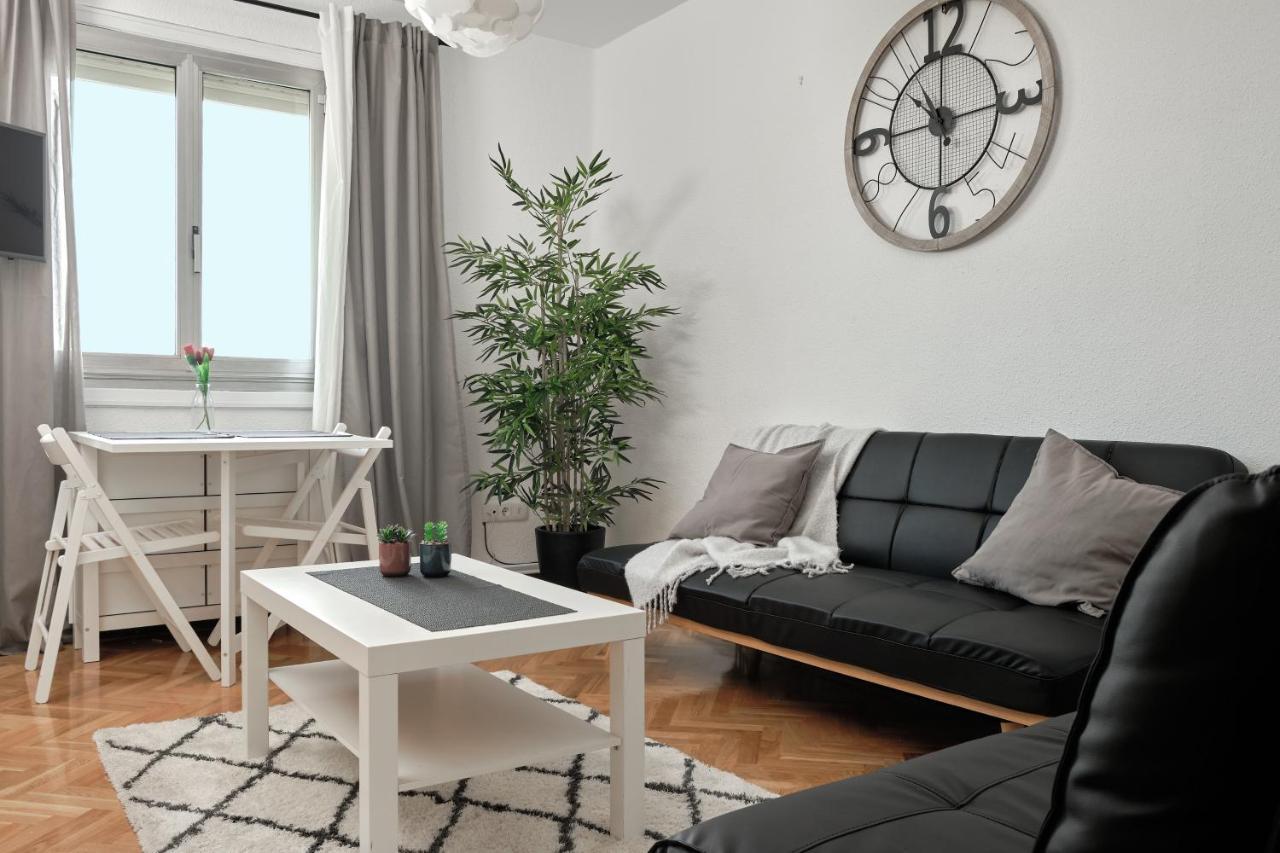 Apartamento El Coso Logrono Luaran gambar